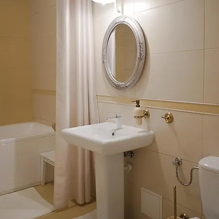 Отель Rezydencja Radosny Dwor 3*