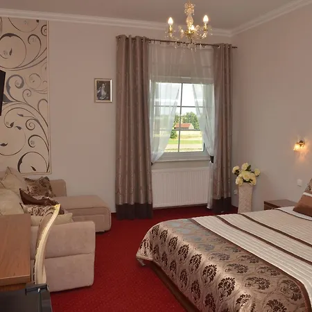 Rezydencja Radosny Dwor 3* Stobno Siodme