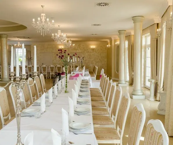 Hotel Rezydencja Radosny Dwor 3*