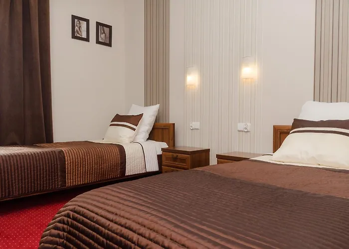 Hotel Rezydencja Radosny Dwor 3*
