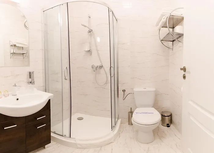 Hotel Rezydencja Radosny Dwor 3*