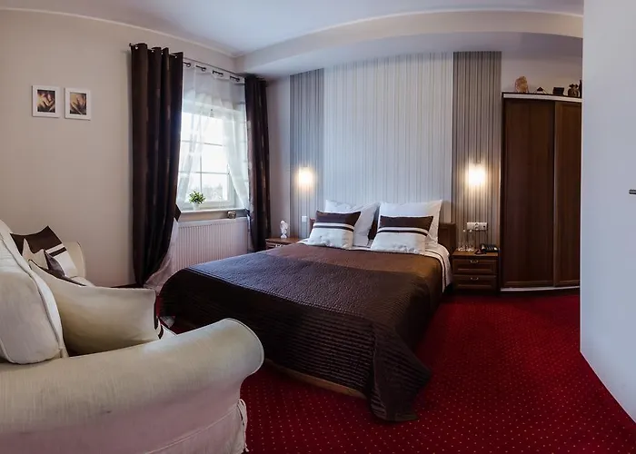 Hotel Rezydencja Radosny Dwor 3*