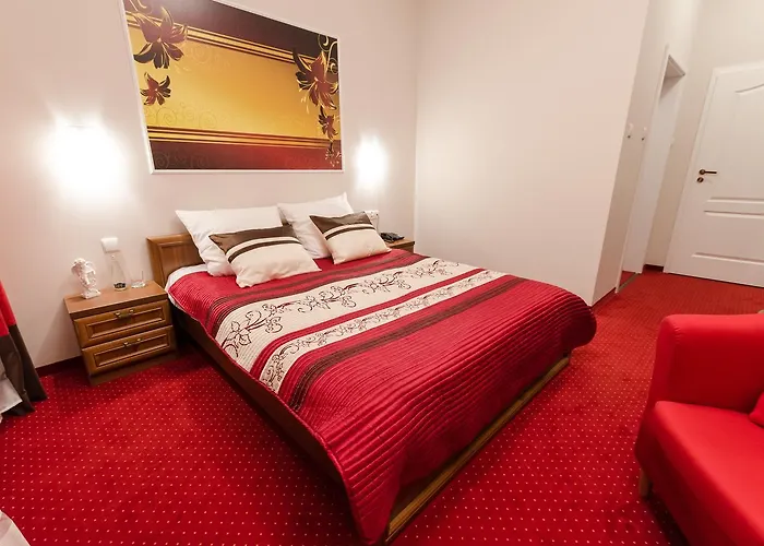 Hotel Rezydencja Radosny Dwor 3*