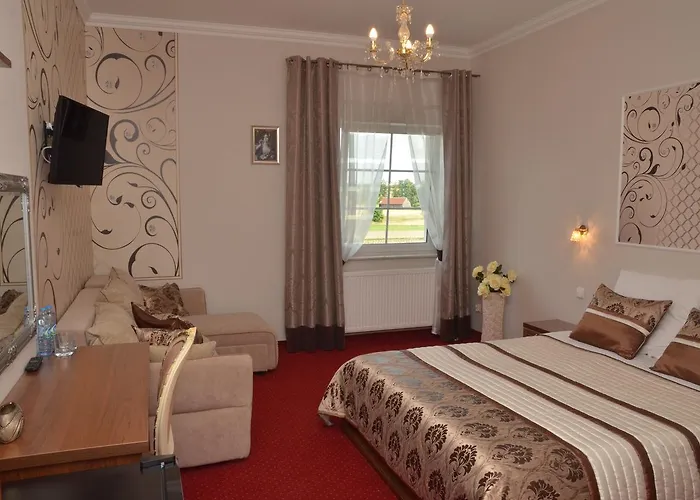 Rezydencja Radosny Dwor 3* Stobno Siodme